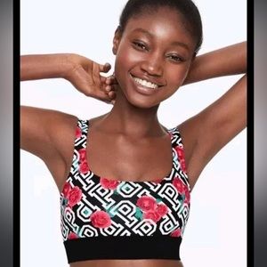 Victoria’s Secret PINK Ultimate Scoop Sports Bra